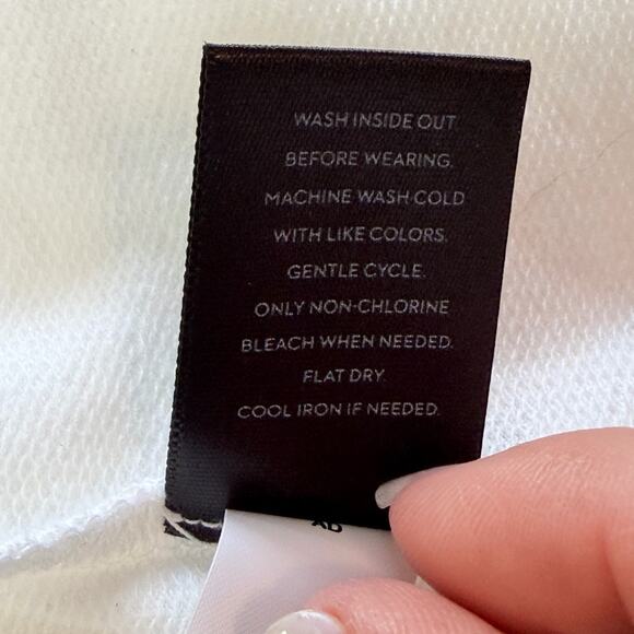 Simply Vera Vera Wang Lace Hem 2Fer Top White Knight Size Small NWT - Picture 9 of 13